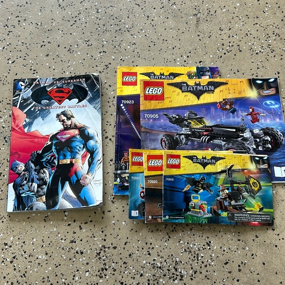 Lego Batman Manuals (5) and 1 DC Batman comic book - Picture 2 of 12